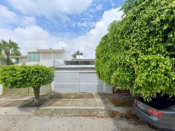 CASA EN VENTA EN BUGAMBILIAS, ZAPOPAN CASA EN VENTA EN BUGAMBILIAS, ZAPOPAN