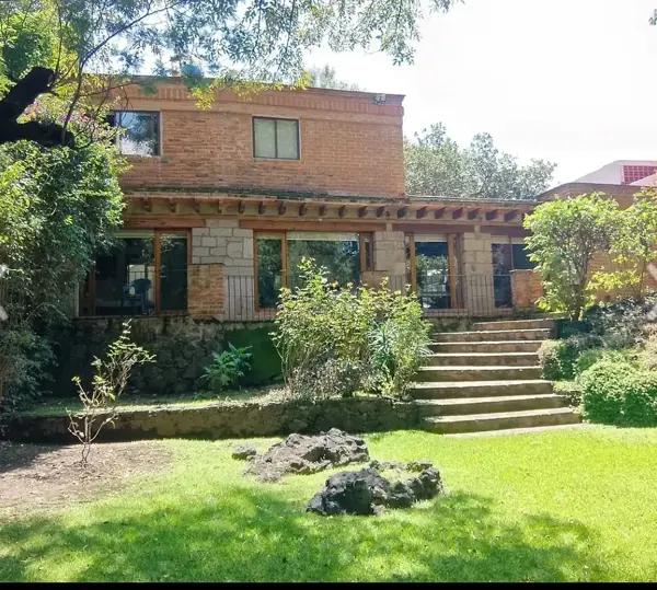 VENTA DE RESIDENCIA EN JARDINES DEL PEDREGAL
