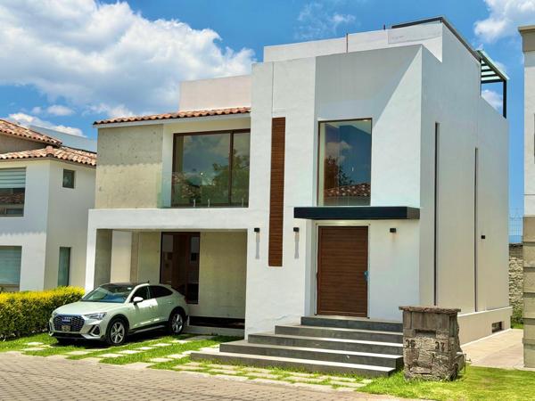 Casa en Metepec - Venta en Exclusivo Fraccionamiento