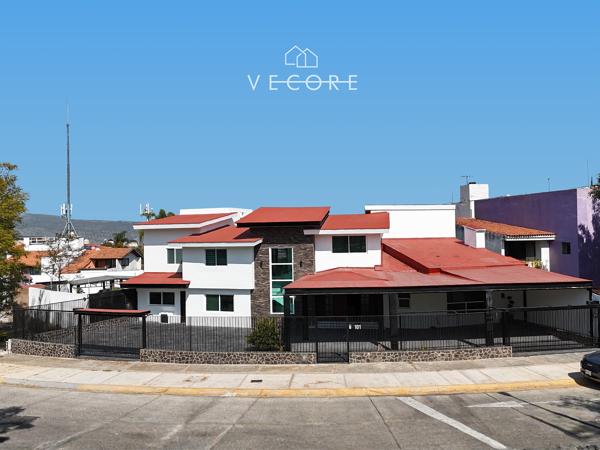 CASA EN VENTA EN CIUDAD BUGAMBILIA, ZAPOPAN