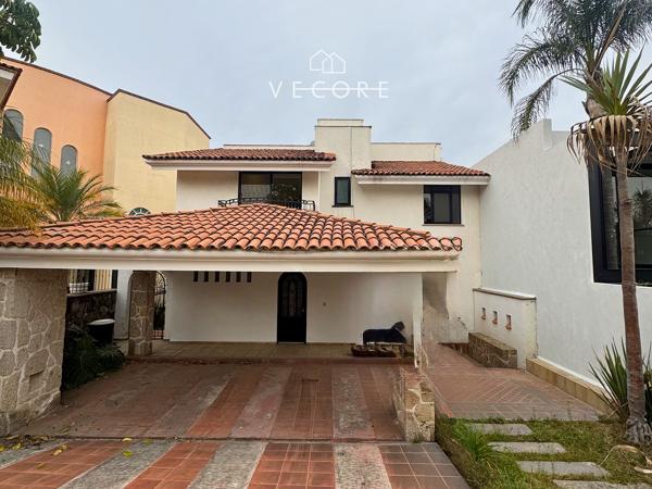CASA EN VENTA, BUGAMBILIAS, ZAPOPAN