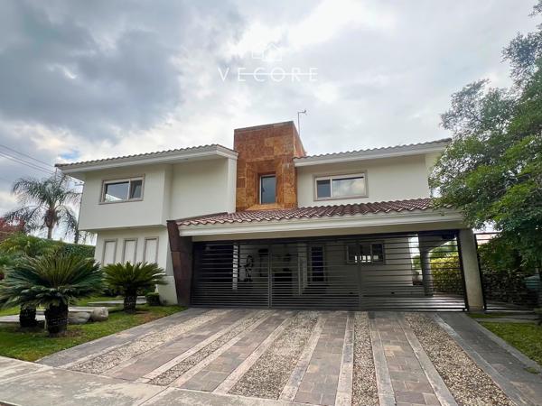 CASA EN VENTA EN AZALEAS BUGAMBILIAS, ZAPOPAN