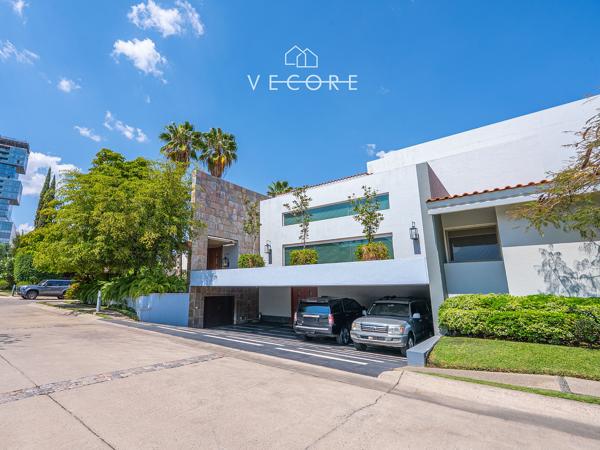 CASA EN VENTA EN COLINAS DE SAN JAVIER, GUADALAJARA CASA EN VENTA EN COLINAS DE SAN JAVIER, GUADALAJARA