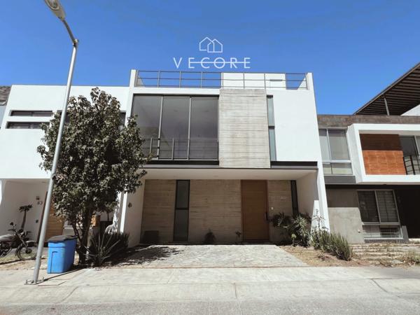 CASA EN VENTA, VALLE IMPERIAL, ZAPOPAN