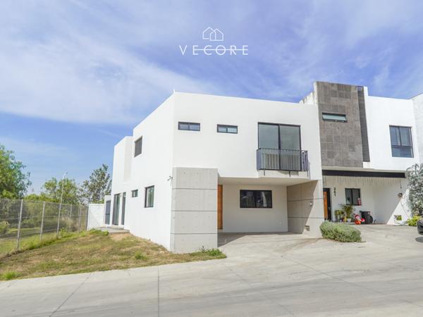 CASA EN VENTA EN MADEIRAS 2, CAPITAL NORTE, ZAPOPAN CASA EN VENTA EN MADEIRAS 2, CAPITAL NORTE, ZAPOPAN