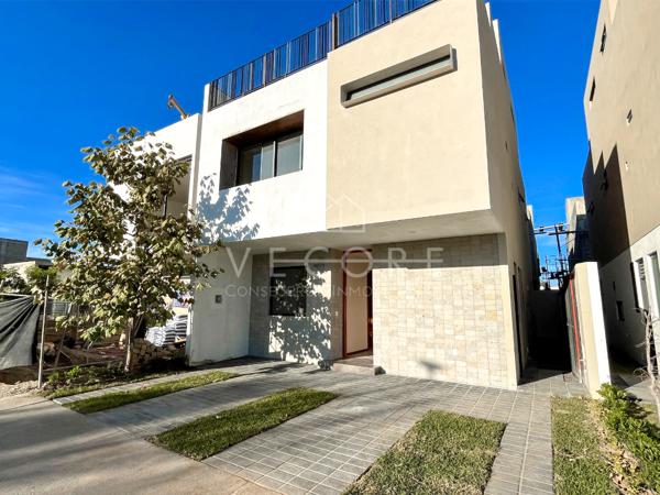 CASA NUEVA EN PARQUES VALLARTA, ZAPOPAN