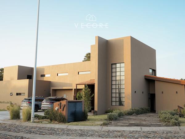CASA EN VENTA, VENTA DEL ASTILLERO, ZAPOPAN CASA EN VENTA, VENTA DEL ASTILLERO, ZAPOPAN