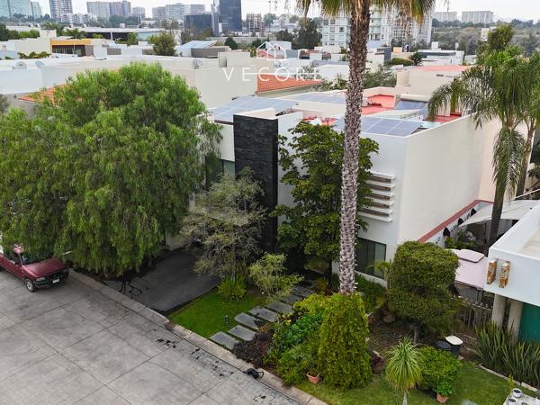 CASA EN VENTA EN CONDOMINIO LA CEIBA, PUERTA DE HIERRO, ZAPOPAN