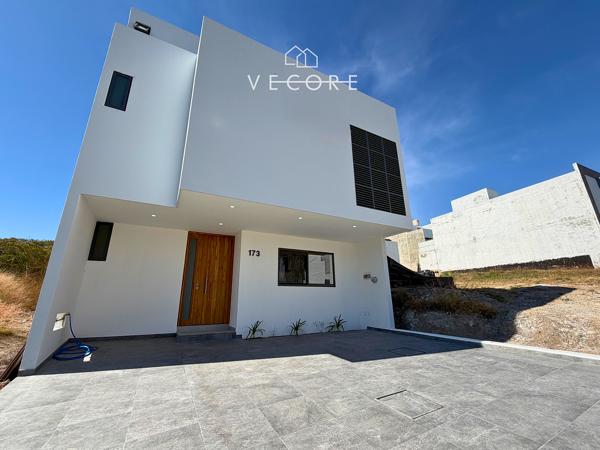 CASA EN VENTA EN FRACCIONAMIENTO ARGENTA, COL. RIO BLANCO, ZAPOPAN