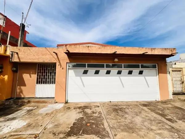 VENDO CASA CON RECÁMARA EN PLANTA BAJA, EN COL. FORMANDO HOGAR, VERACRUZ