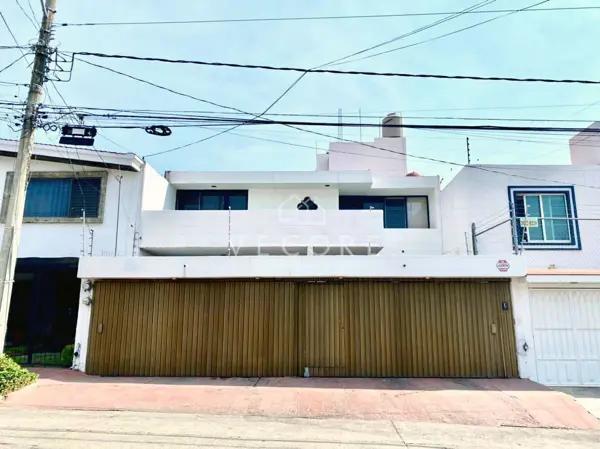 CASA EN VENTA, PROVIDENCIA, GUADALAJARA CASA EN VENTA, PROVIDENCIA, GUADALAJARA