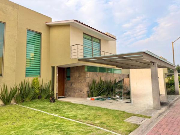 Casa en Residencial  Privado en San Jerónimo Chicahualco, Metepec - En Venta