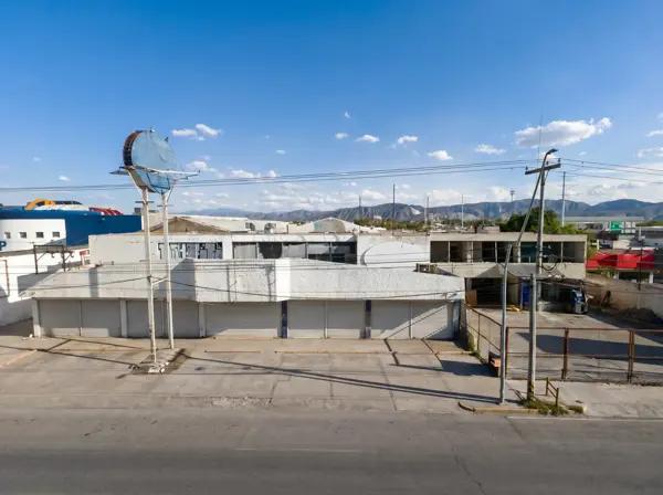 Complejo Industrial y Comercial en Venta, sobre Boulevard Revolución, Torreón, Coahuila. Complejo Industrial y Comercial en Venta, sobre Boulevard Revolución, Torreón, Coahuila.