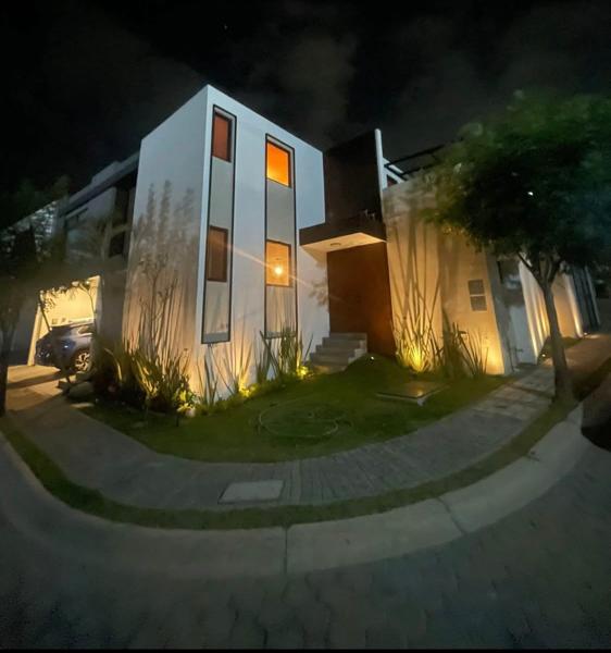 Casa en venta en Lomas de Angelópolis, San Andrés Cholula, Puebla