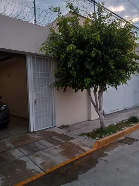 CASA EN VENTA ALAMEDA CELAYA CASA EN VENTA ALAMEDA CELAYA