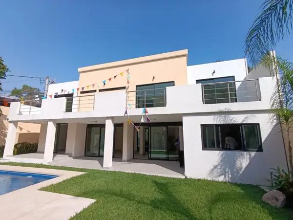 Residencia totalmente remodelada en privada con vigilancia, en la Colonia Chapultepec. Residencia totalmente remodelada en privada con vigilancia, en la Colonia Chapultepec.
