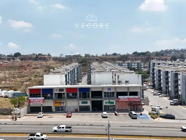 LOCAL COMERCIAL EN RENTA EN  PLAZA EL ROBLE, EN TLAQUEPAQUE