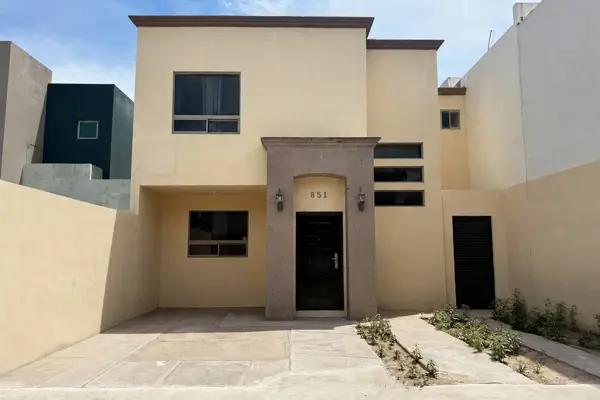 Casa en RENTA en Portales del Valle