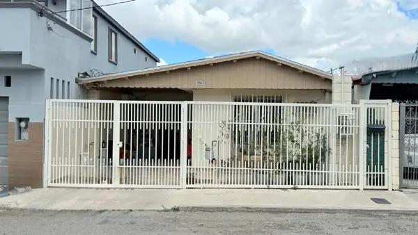 CASA DE 1 NIVEL EN LA ERMITA SUR, 2 RECS, ESTACIONAMIENTO, 160 MT2 TERRENO (8 X 20), 132 MT2 CONST.