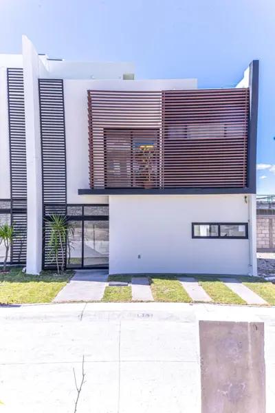 CASA NUEVA EN PACHUQUILLA