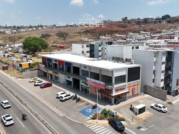 LOCAL COMERCIAL EN RENTA EN  PLAZA EL ROBLE, EN TLAQUEPAQUE