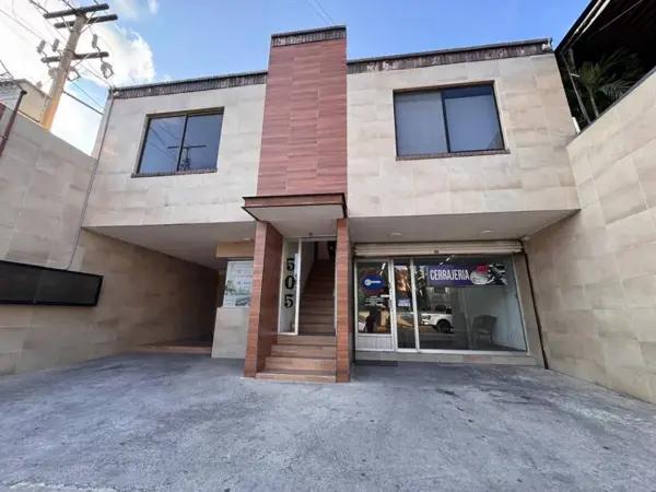 LOCAL COMERCIAL EN RENTA
Excelente oportunidad de inversión en una de las avenidas con mayor flujo v