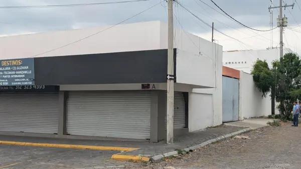 Local comercial en esquina 48 m2 con estacionamiento