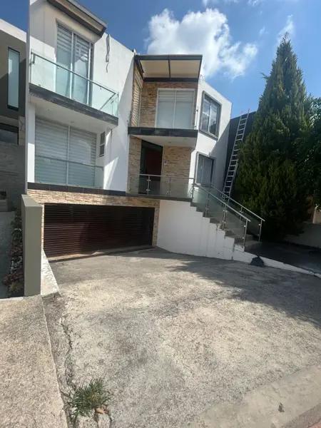 Residencia de lujo en Paseo del Valle, Altozano 
Imagina despertar cada día en una obra maestra