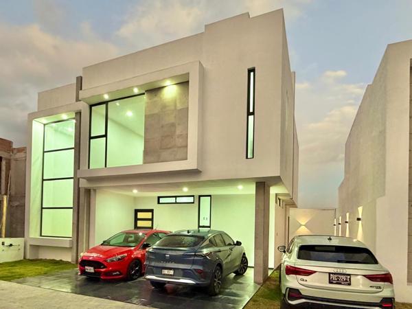 Casa en Venta en Metepec: Amplia Propiedad en Comunidad Cerrada Casa en Venta en Metepec: Amplia Propiedad en Comunidad Cerrada