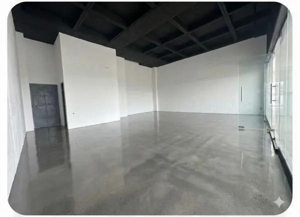 LOCAL COMERCIAL EN RENTA – PLAZA SANTA ISABEL