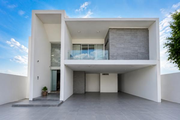 Casa en Venta Puebla Lomas de Angelópolis, cluster 444, 3 recámaras, estudio abajo