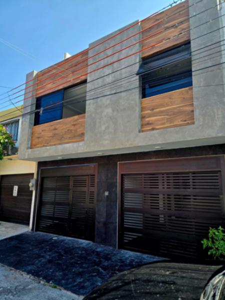 VENDO CASA CON PLESVALIA Y CENTRICA EN VERACRUZ CERCA DE RESTAURANTES, IGLESIAS Y MUCHO MAS