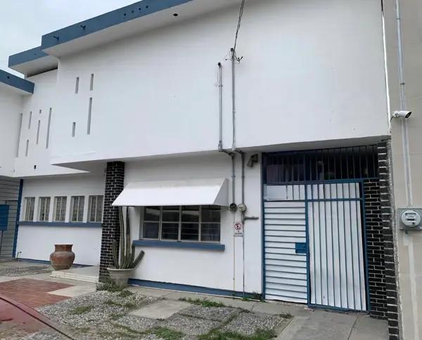 CASA EN RENTA PARA OFICINAS EN MITRAS CENTRO