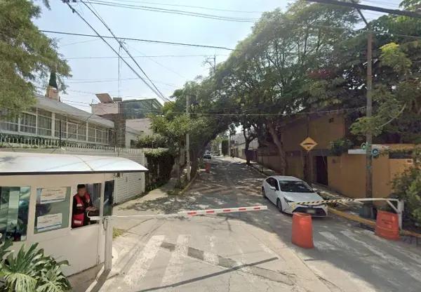 Casa en venta en Lomas de San Angel Inn, compra con el banco, no se aceptan créditos