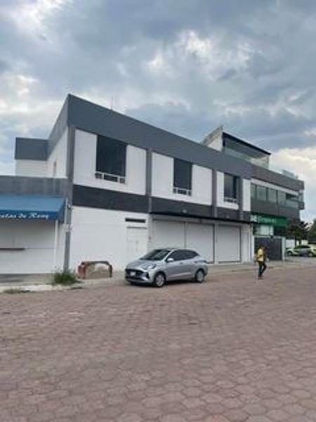 Local comercial y de servicios ubicado en pueblo nuevo Local comercial y de servicios ubicado en pueblo nuevo