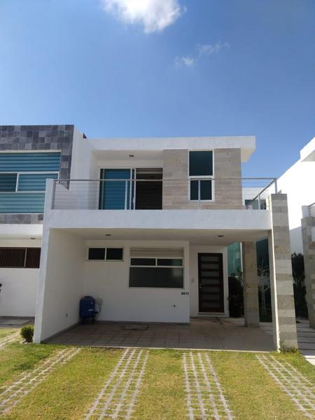 Casa en venta en Santiago Momoxpan, San Pedro Cholula: 3 recámaras Casa en venta en Santiago Momoxpan, San Pedro Cholula: 3 recámaras