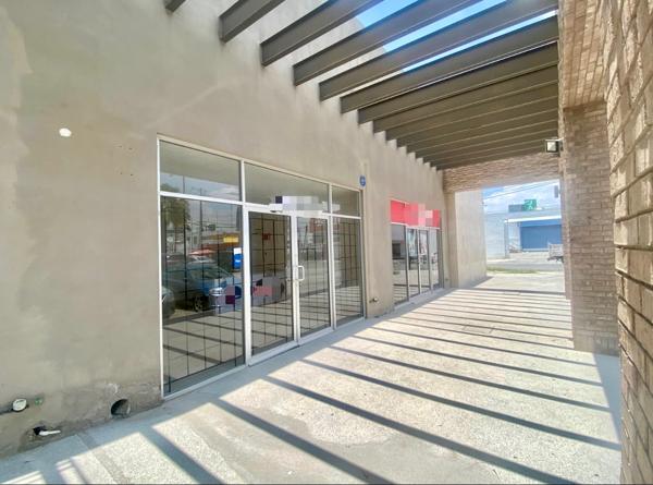 Local de 100m2 en plaza comercial céntrica