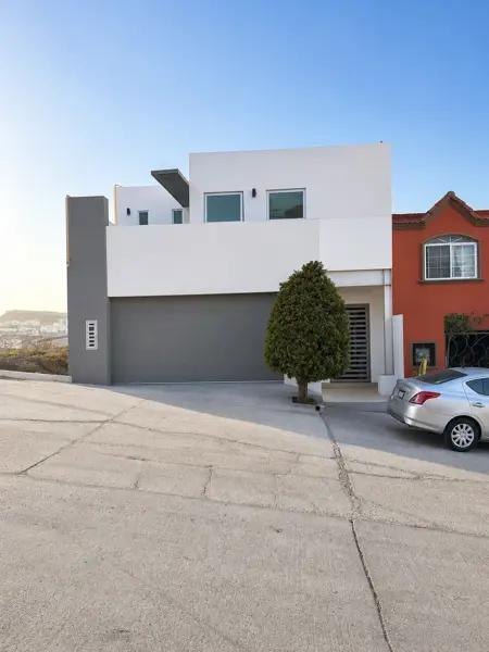 Casa en Venta en Chapultepec California con exelente vista a la ciudad