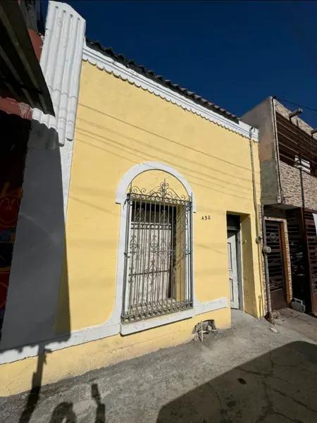 Casa en VENTA en la Col. INDEPENDENCIA en Monterrey Nuevo León