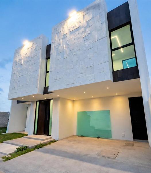 Casa en Venta en Metepec: Moderna Propiedad en Llano Grande