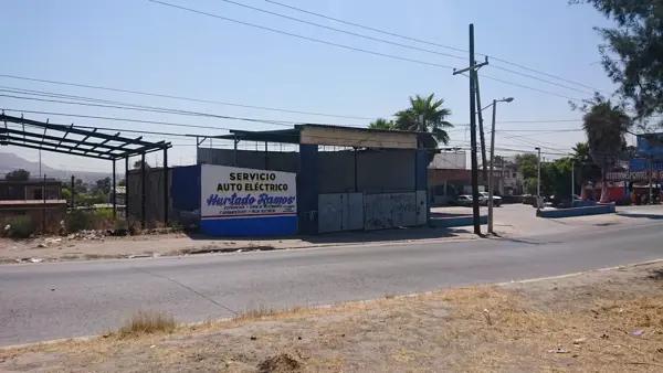 Venta de Taller en Avenida Comercial en Tijuana con Amplio Terreno