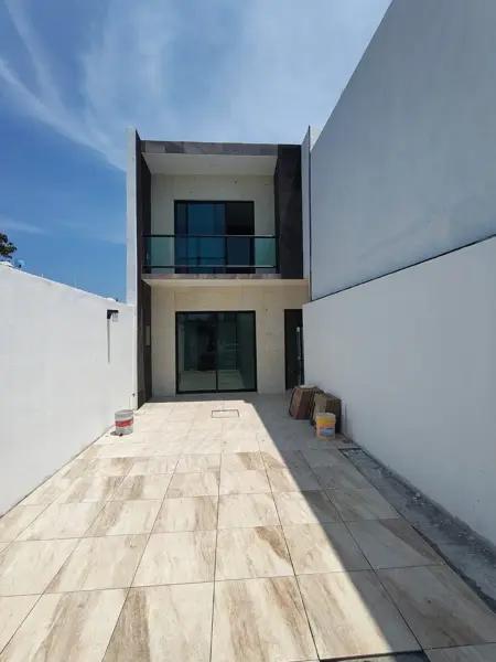 VENDO CASA NUEVA EN BOCA DEL RIO, CERCA DE PLAZA AMERICAS