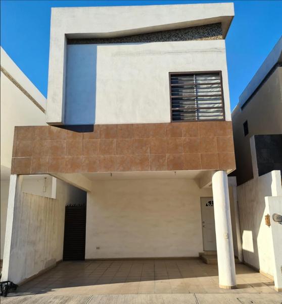 VENTA DE CASA EN CENTRIKA CRISOLES MONTERREY NUEVO LEON AD15