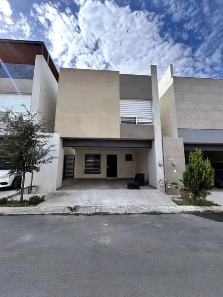 CASA EN VENTA EN FRACCIONAMIENTO PRIVADO MONTENOVA SECTOR BERLIN