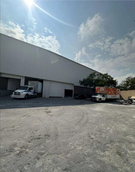 NAVE INDUSTRIAL EN RENTA – EL OBISPO / SANTA CATARINA, N.L.