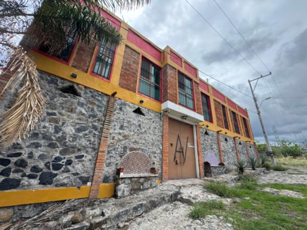 PROPIEDAD CON DOS DEPARTAMENTOS EN VENTA EN MORELIA COLONIA LA QUEMADA