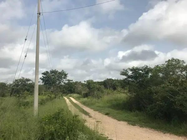 Terreno de 2,888 m2 en venta en Quintas Cholul