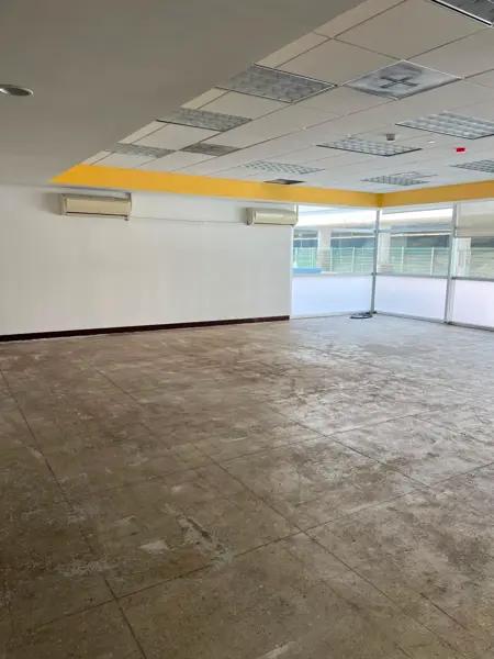 Renta de Oficina Comercial en Valle Oriente