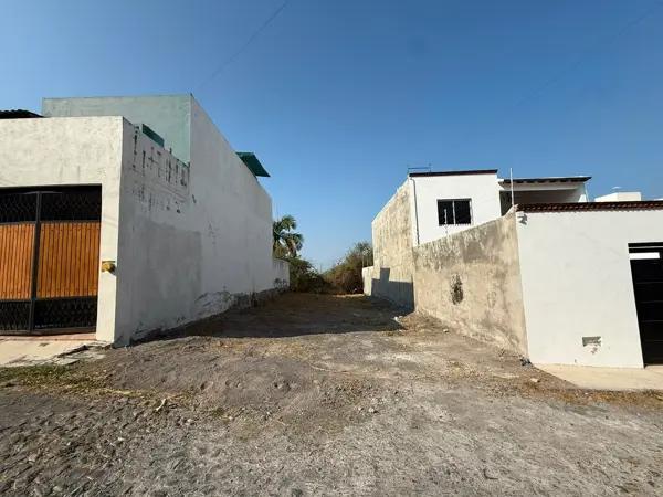 Amplio terreno en venta en Comala, Colima.