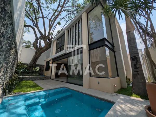 Venta de casa nueva en fracc. con jardín y alberca en Cuernavaca en la col. Lomas del Mirador